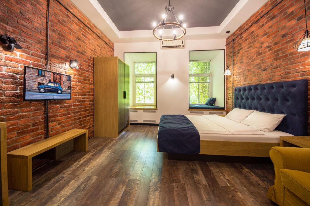 Self Check-In Apartments Near Landscape Alley Kyiv Exterior photo